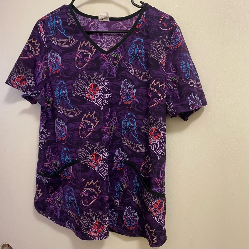 Disney Villains Womens Purple Print Scrubs Scrub Top M Medium Bust 40”